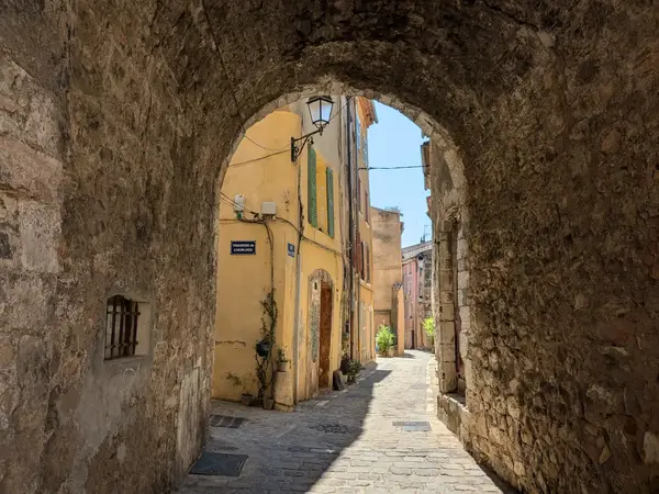 Les portes médiévales de Aups