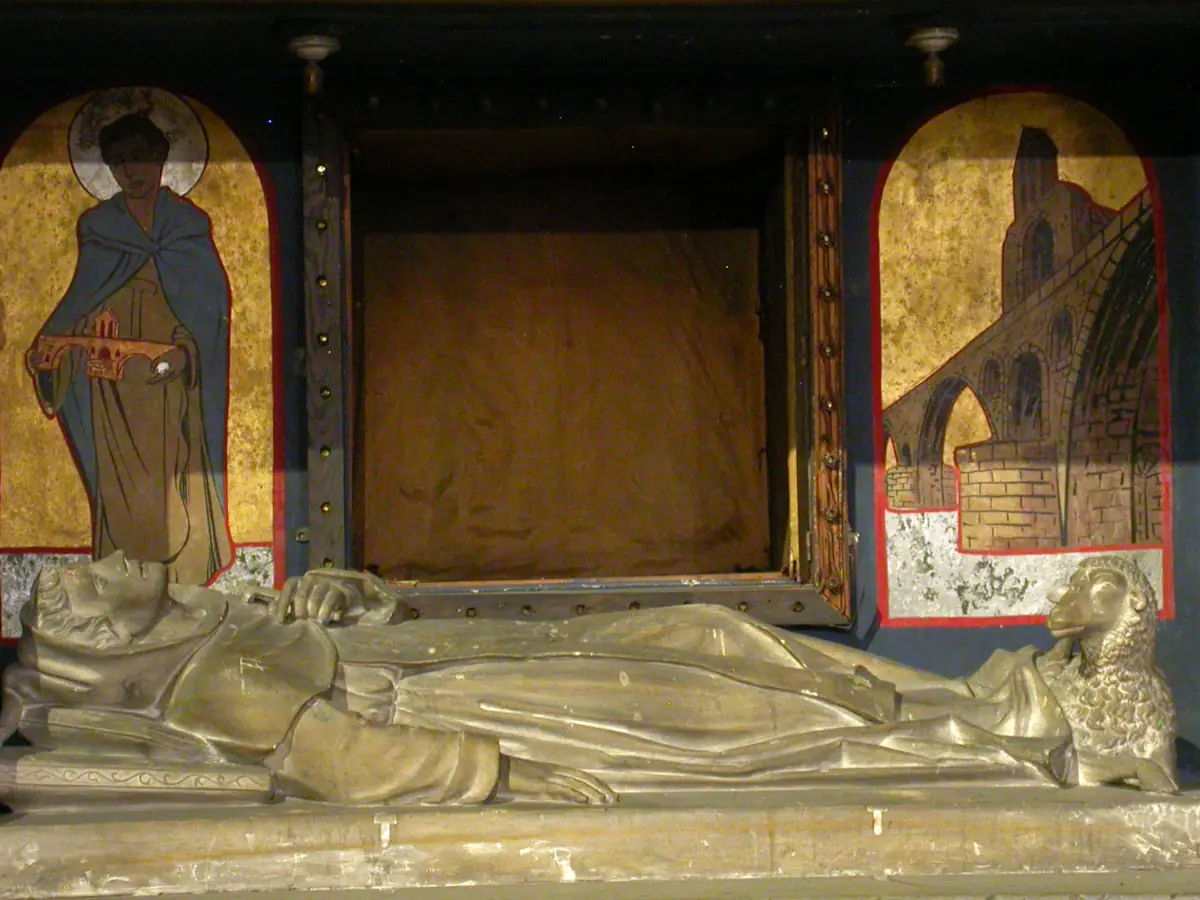 Recumbent effigy of Saint Bénézet in the collegiate church of Saint-Didier in Avignon