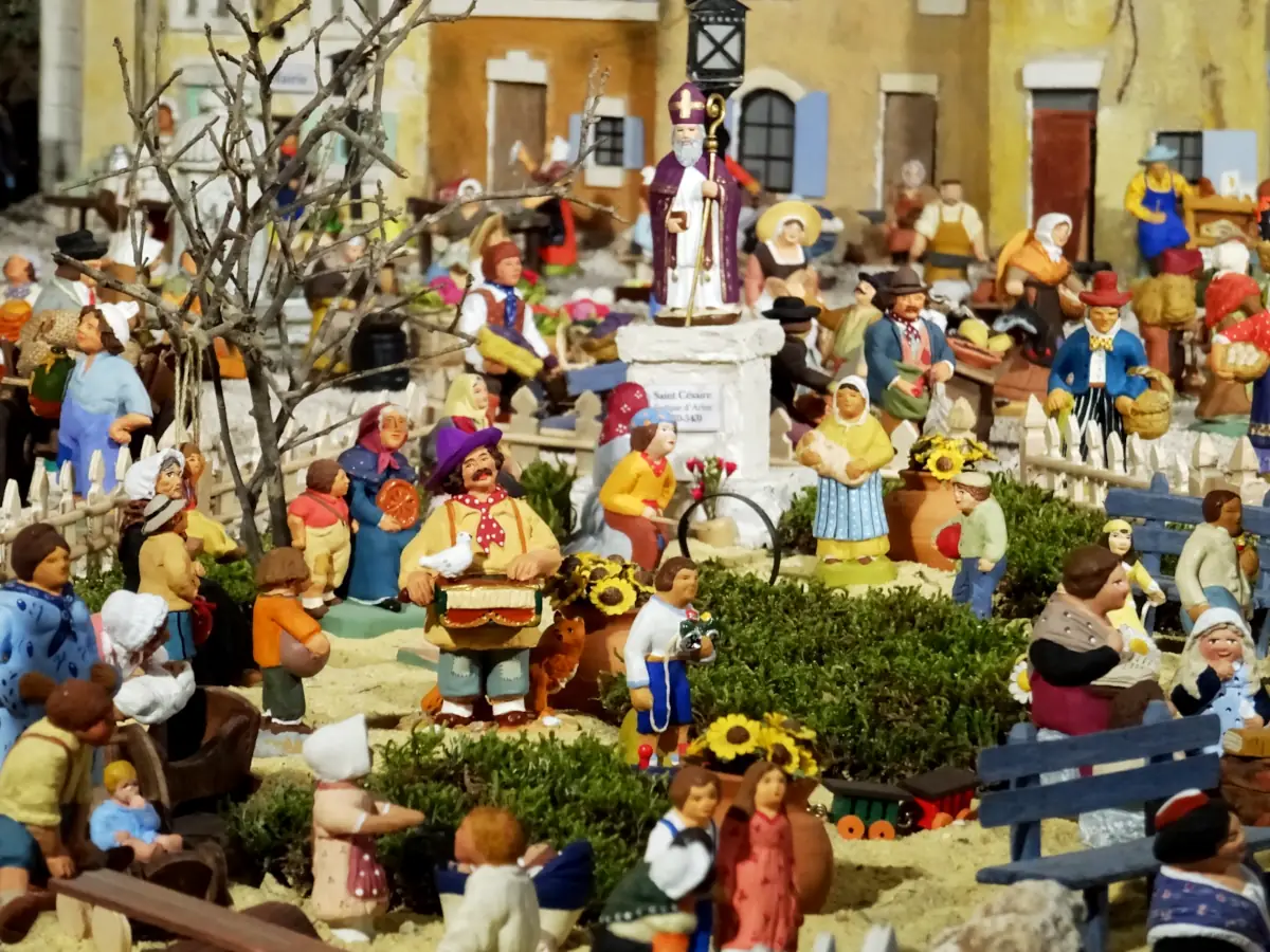 La crèche de Noël à Arles dans Notre-Dame-de-la-Major &copy; VF
