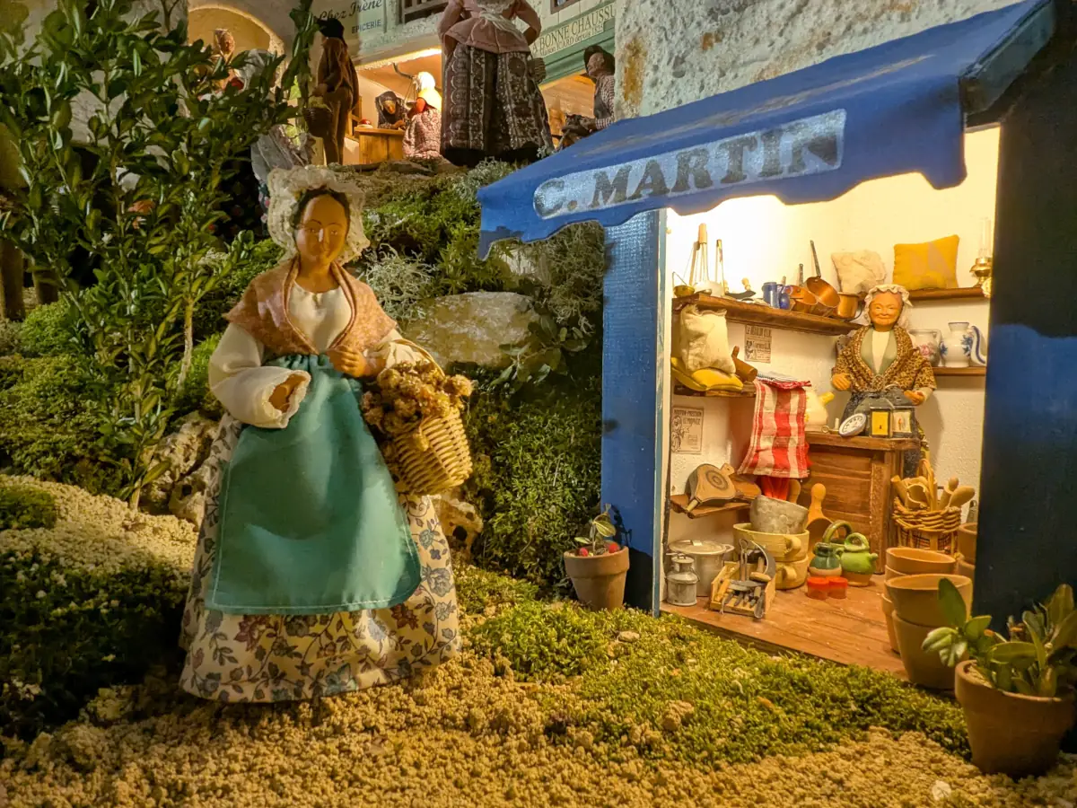 La crèche de Noël à Banon &copy; VF