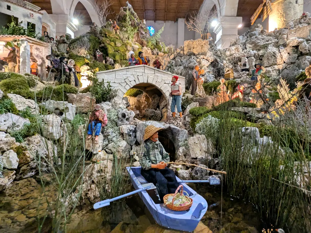 La crèche de Noël à Banon &copy; VF