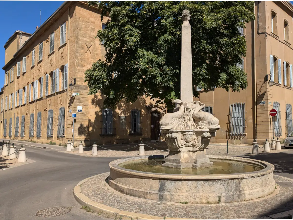 La Fontaine des Quatre-Dauphins