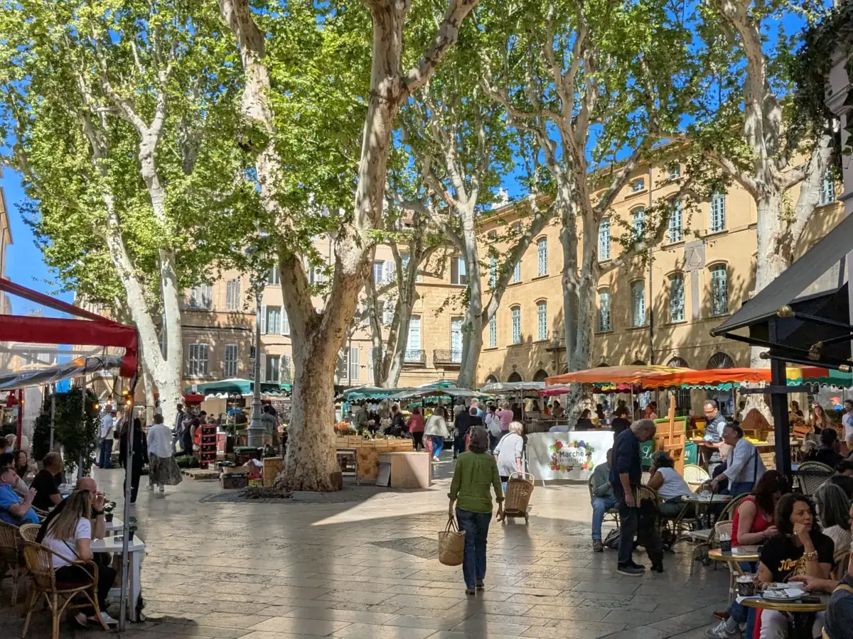 Le marché provençal de la place Richelme © VF