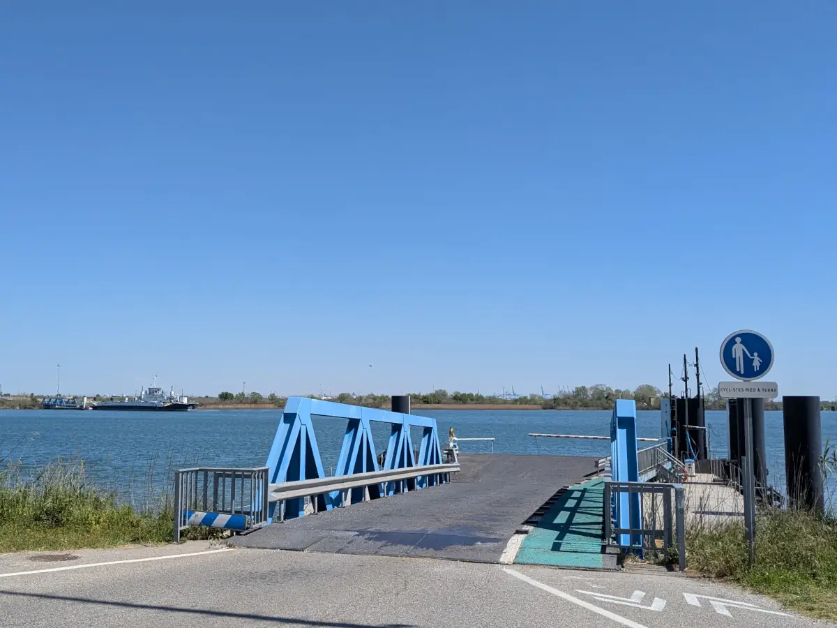 The Barcarin ferry between Port-Saint-Louis-du-Rhône and Salin-de-Giraud &copy; VF
