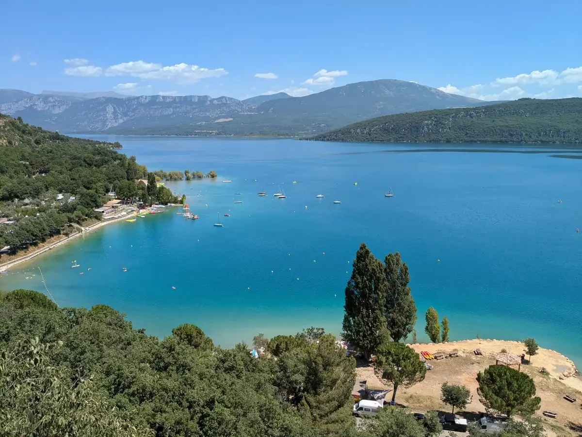 Plage du village de Sainte-Croix-sur-Verdon