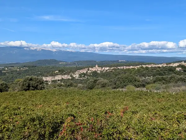 Venasque, village perché des Monts du Vaucluse