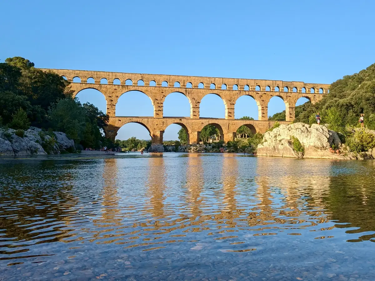 Portal of Guest Houses in Provence