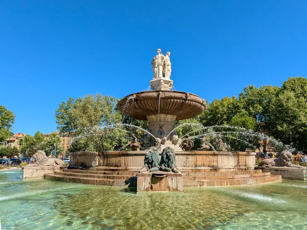 Fontaine de la Rotonde Aix de Provence  © VF