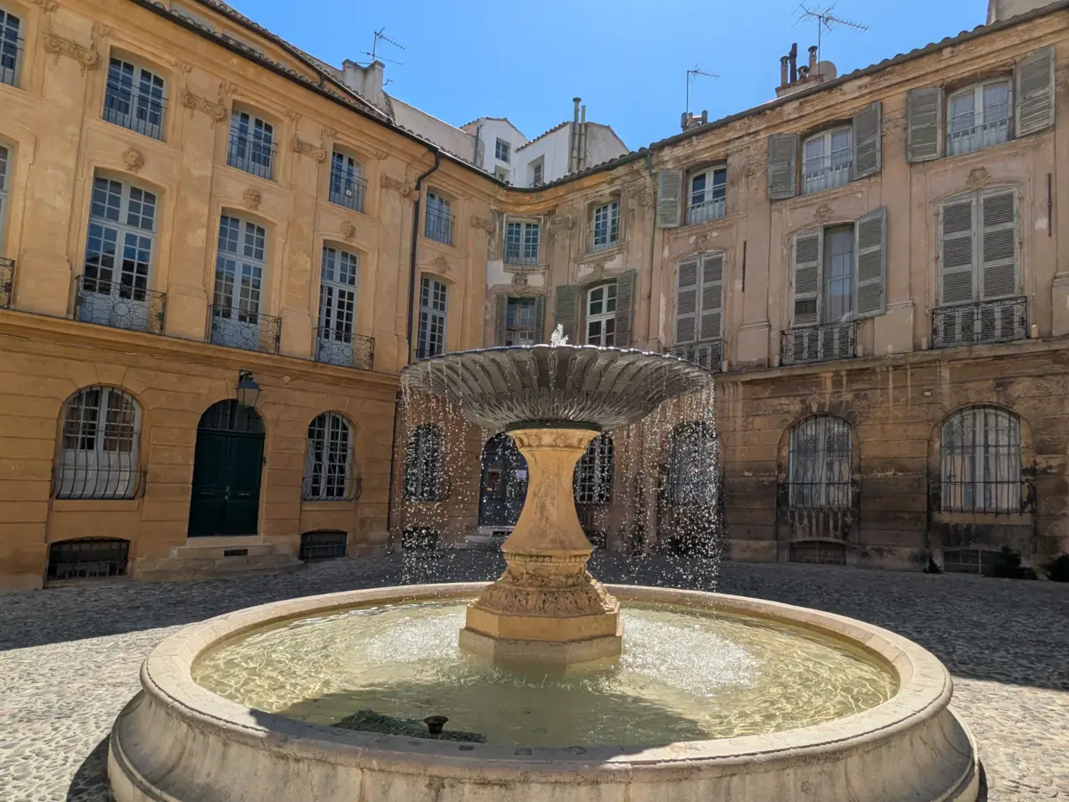 Place d'Albertas à Aix-en-Provence © VF