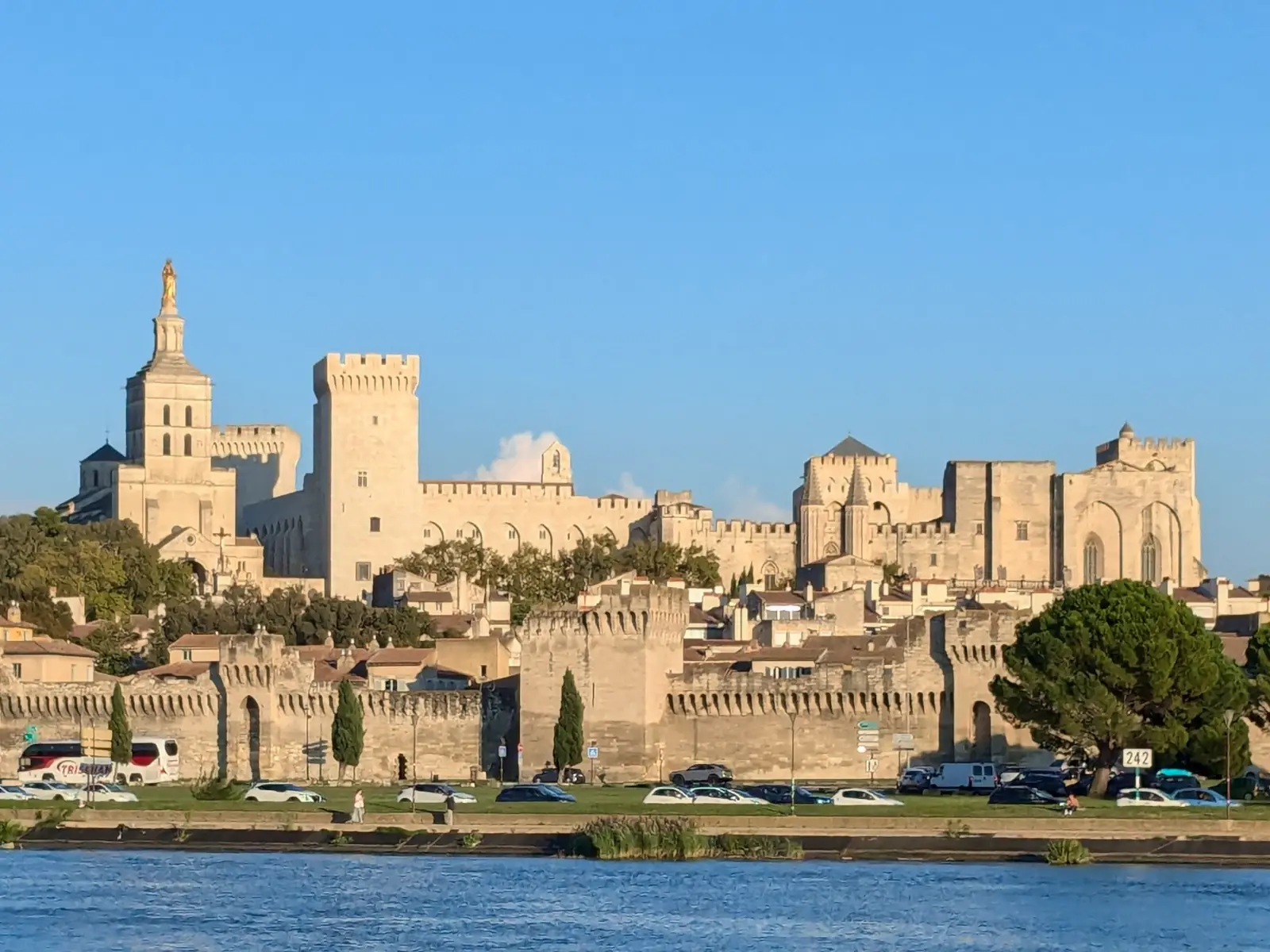 Avignon cité des Papes © VF