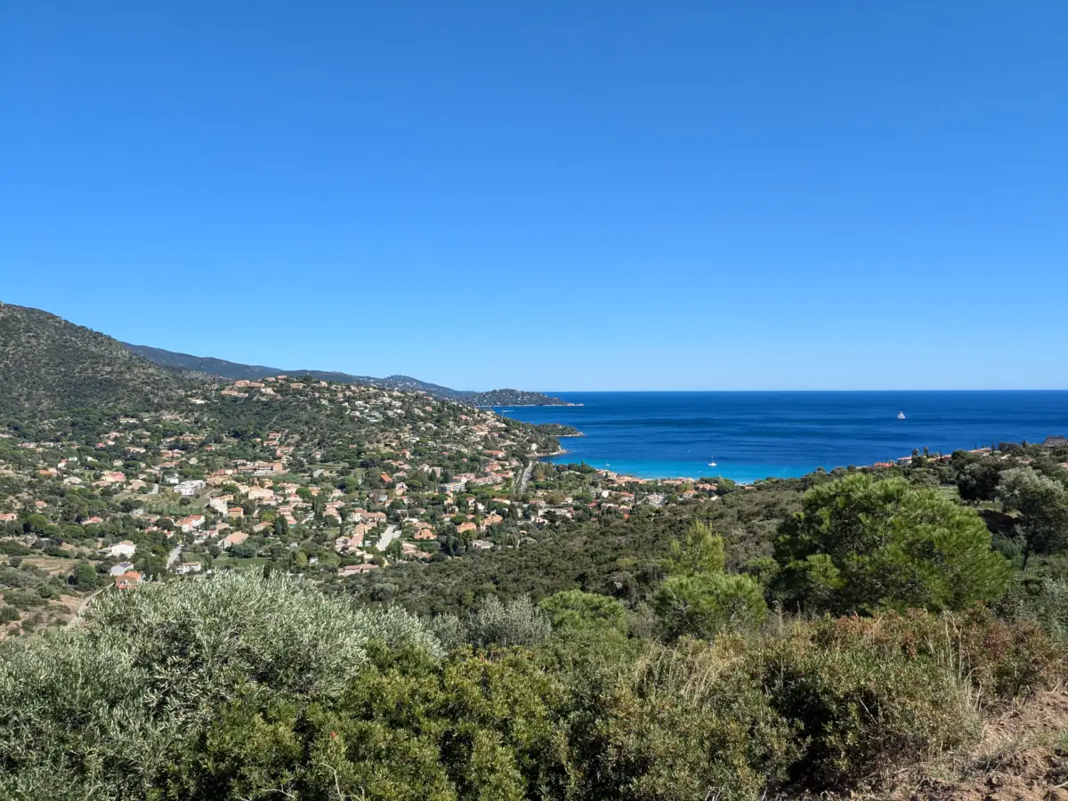 Le Lavandou - Massif des Maures © VF