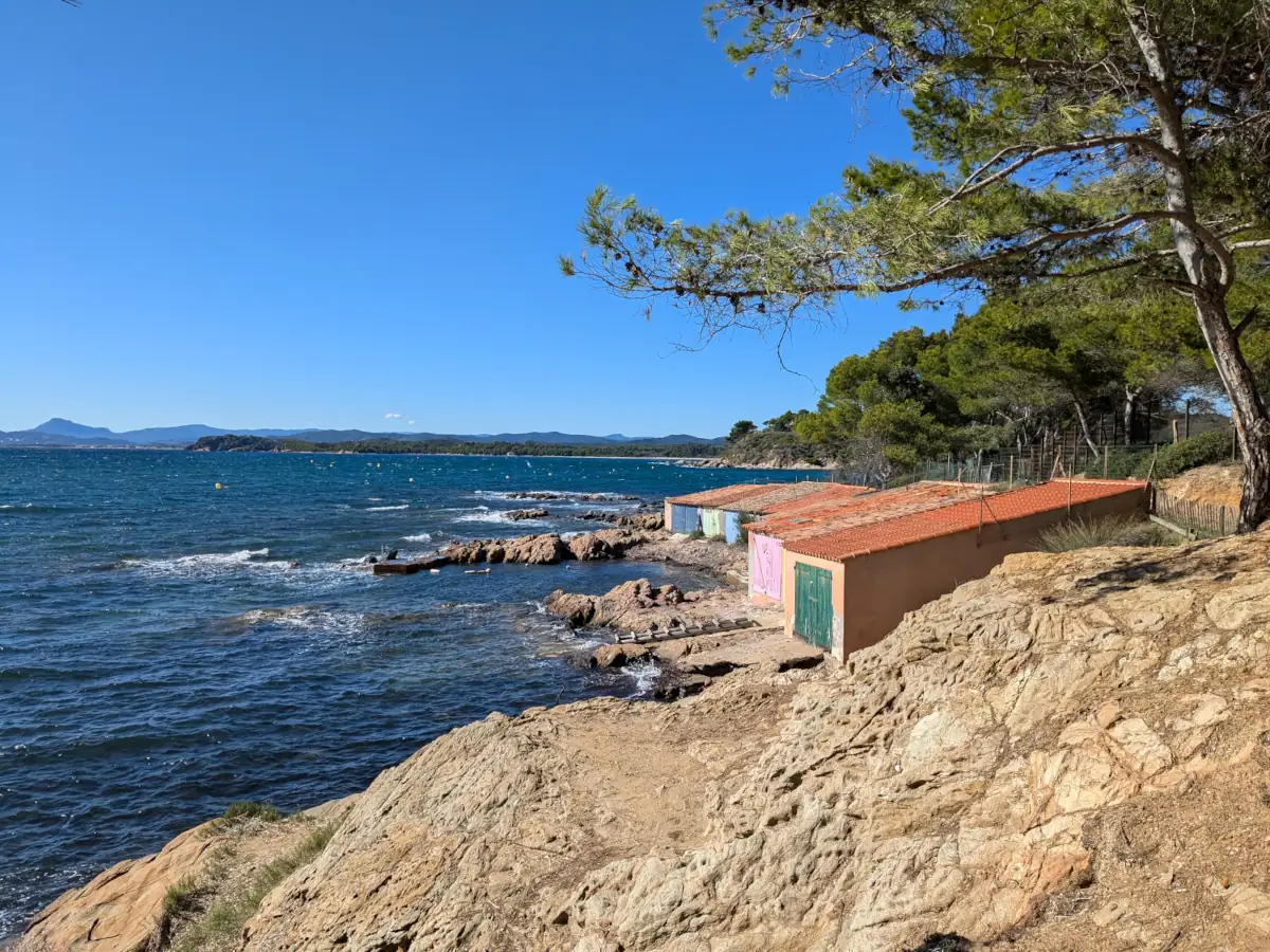 Coastline of the Massif des Maures © VF