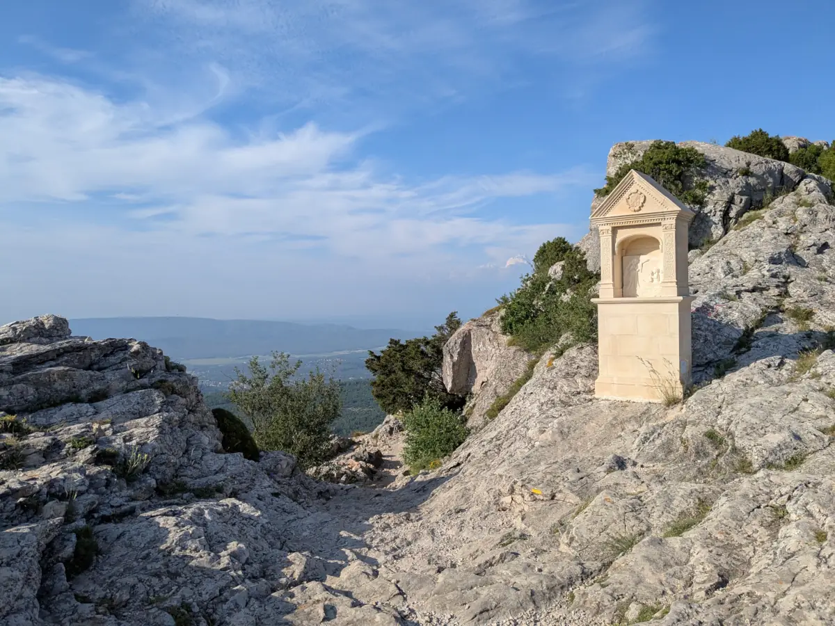 Path to the Saint-Pilon chapel in the Sainte-Baume © VF