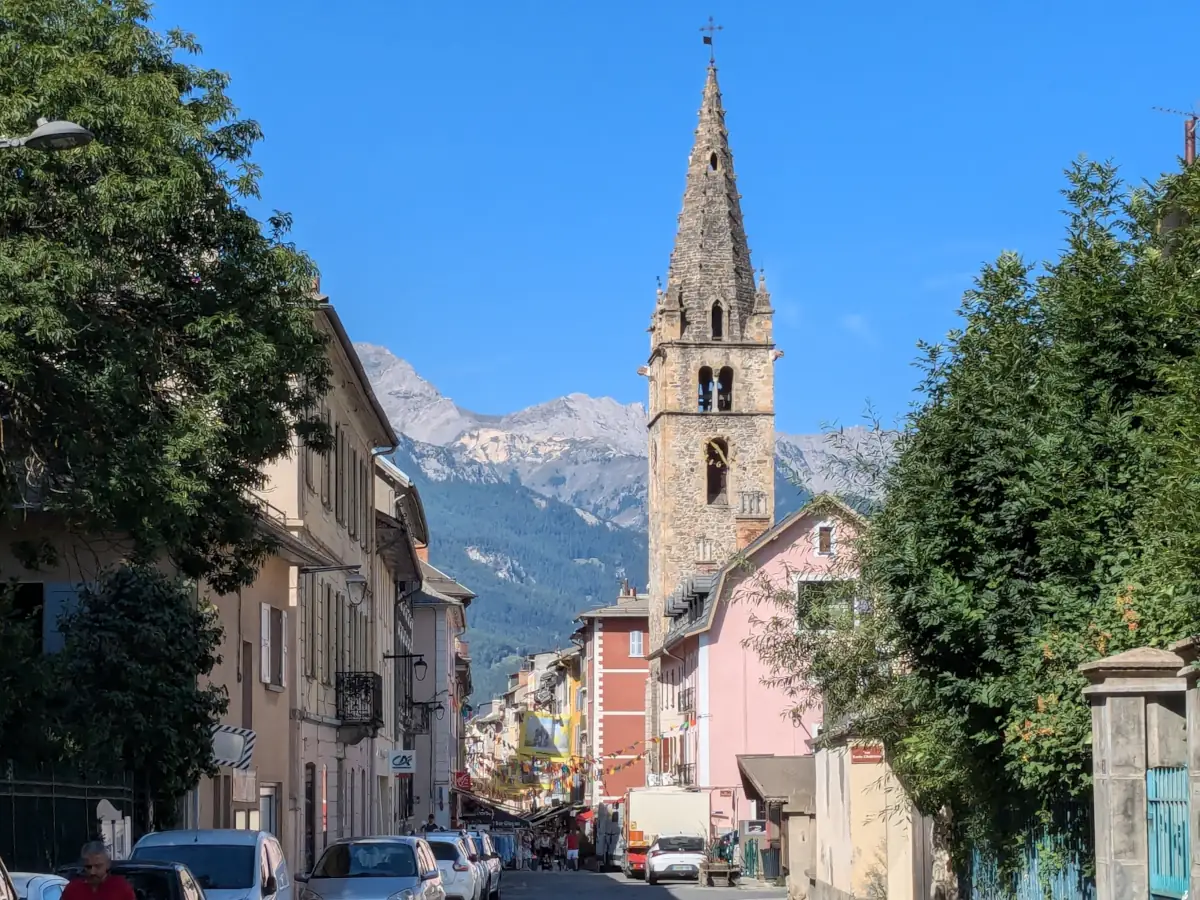 Barcelonnette, capitale de la vallée de l'Ubaye  © VF